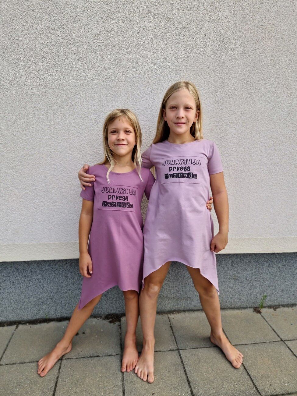 JUNAKINJA 1 RAZREDA temna sivka