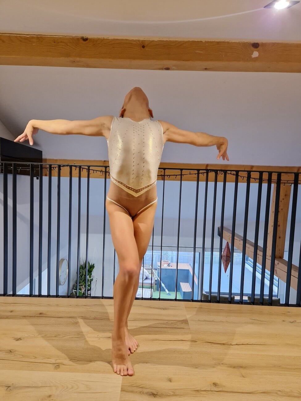 GIMNASTIKA dres roza/beli